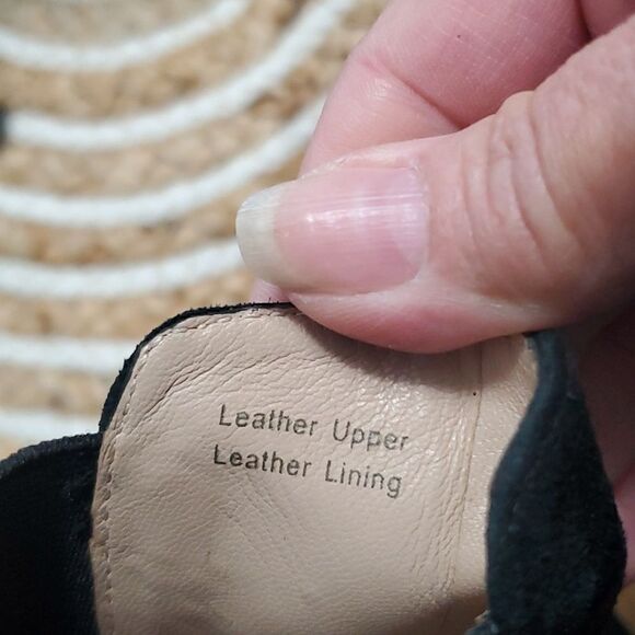 Via Spiga Luxe Suede Black Ankle Booties, Size 6 - Picture 9 of 13